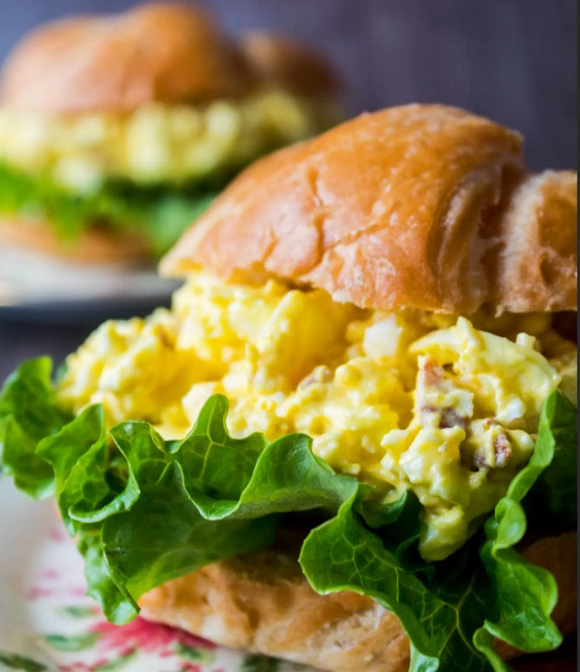 Egg and lettuce on a round roll