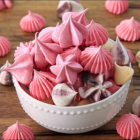 Meringue kisses
